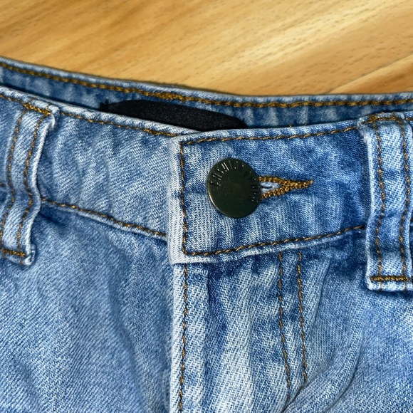 FASHION NOVA SHORTS - Picture 2 of 5